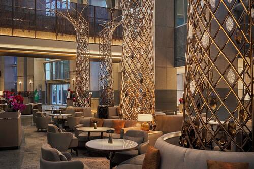 Lobby lounge