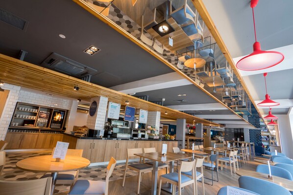 Desayuno bufé gratuito y diario