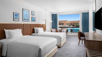 Twin Guest Room Pool view | Hypo-allergenic bedding, down comforters, pillowtop beds, minibar
