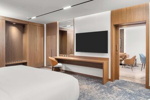 Deluxe kamer, 1 kingsize bed | Hypoallergeen beddengoed, donsdekens, pillowtop-bedden, een minibar