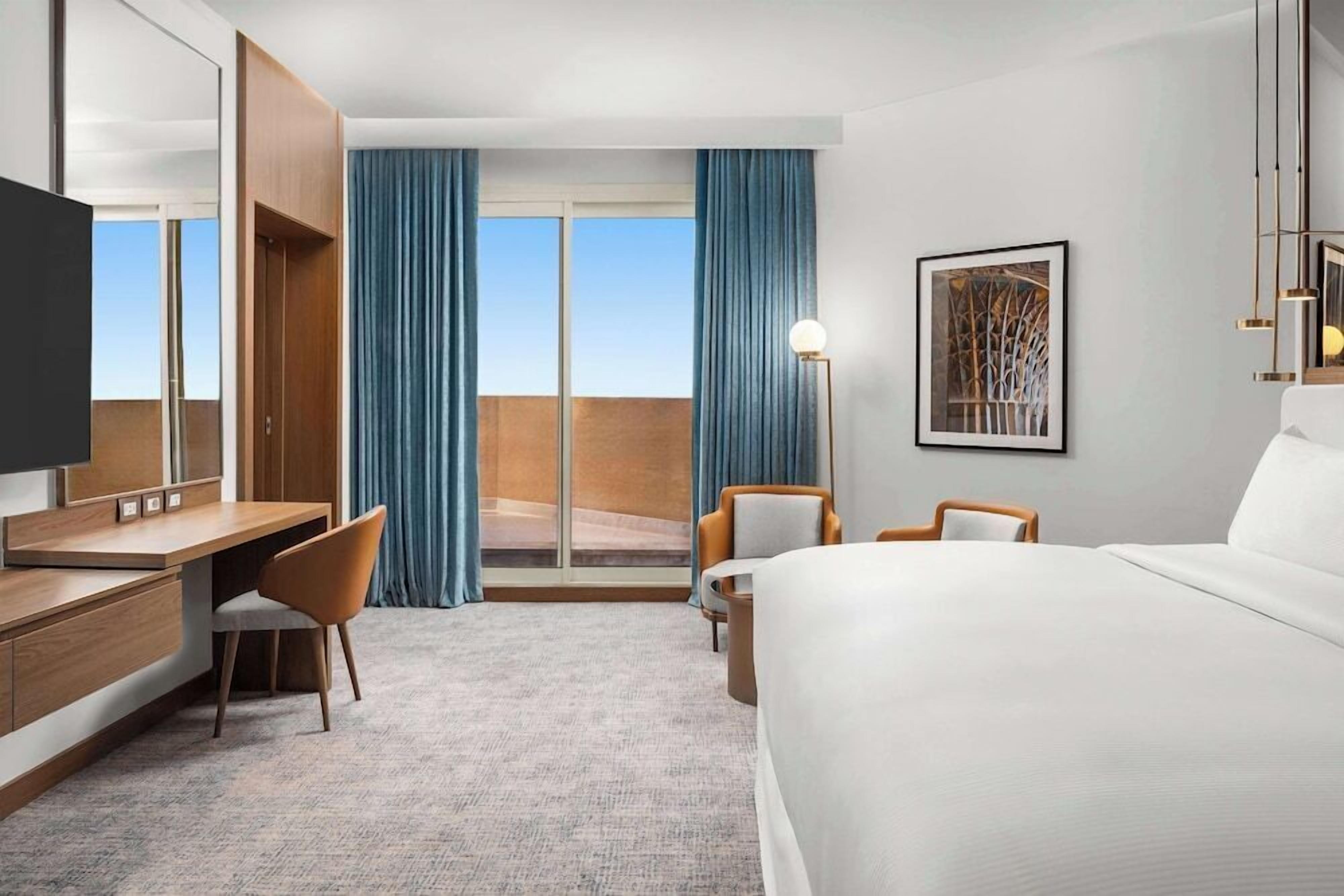 Hypo-allergenic bedding, down comforters, pillowtop beds, minibar