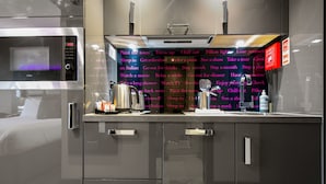 Smart Studio | Bếp riêng | Tủ lạnh, lò vi sóng, bếp nấu, máy rửa bát 