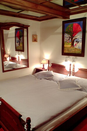 Presidential Suite, Smoking, City View | In-room safe, desk, free WiFi - Hotel No. 16 (Bratislava)