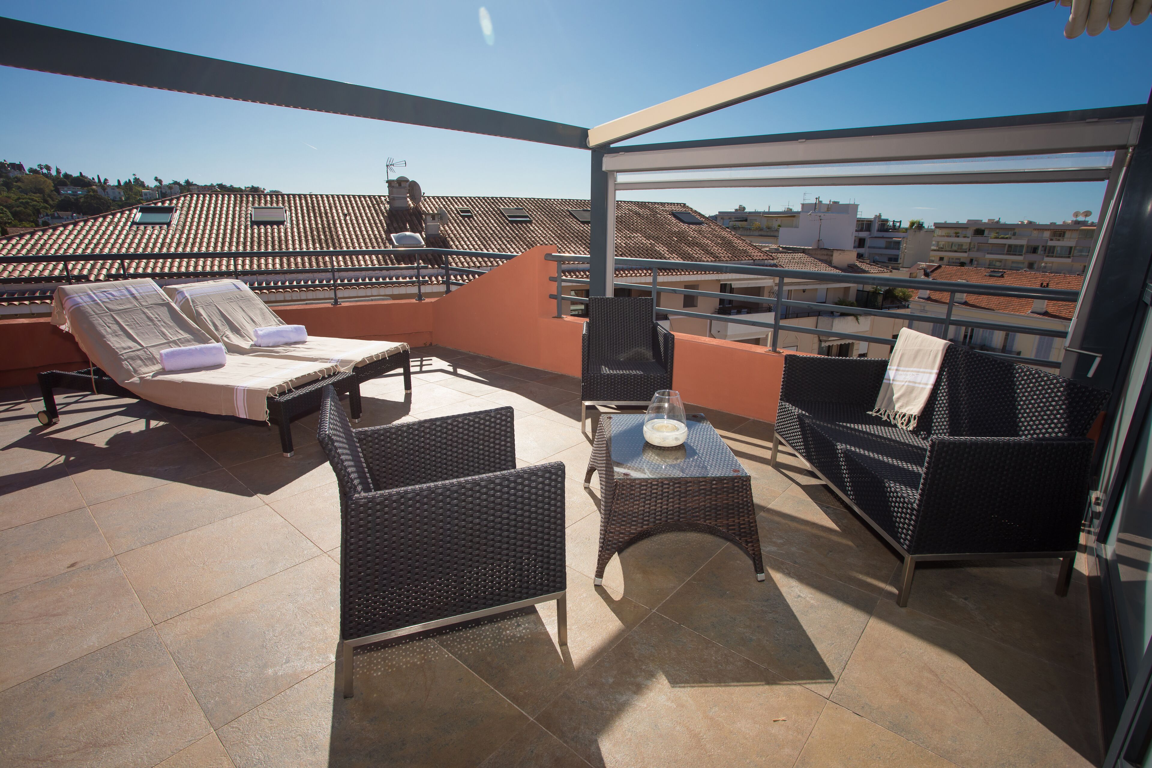 penthouse (free spa access) | city view