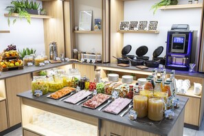 Desayuno buffet todos los días (con cargo)