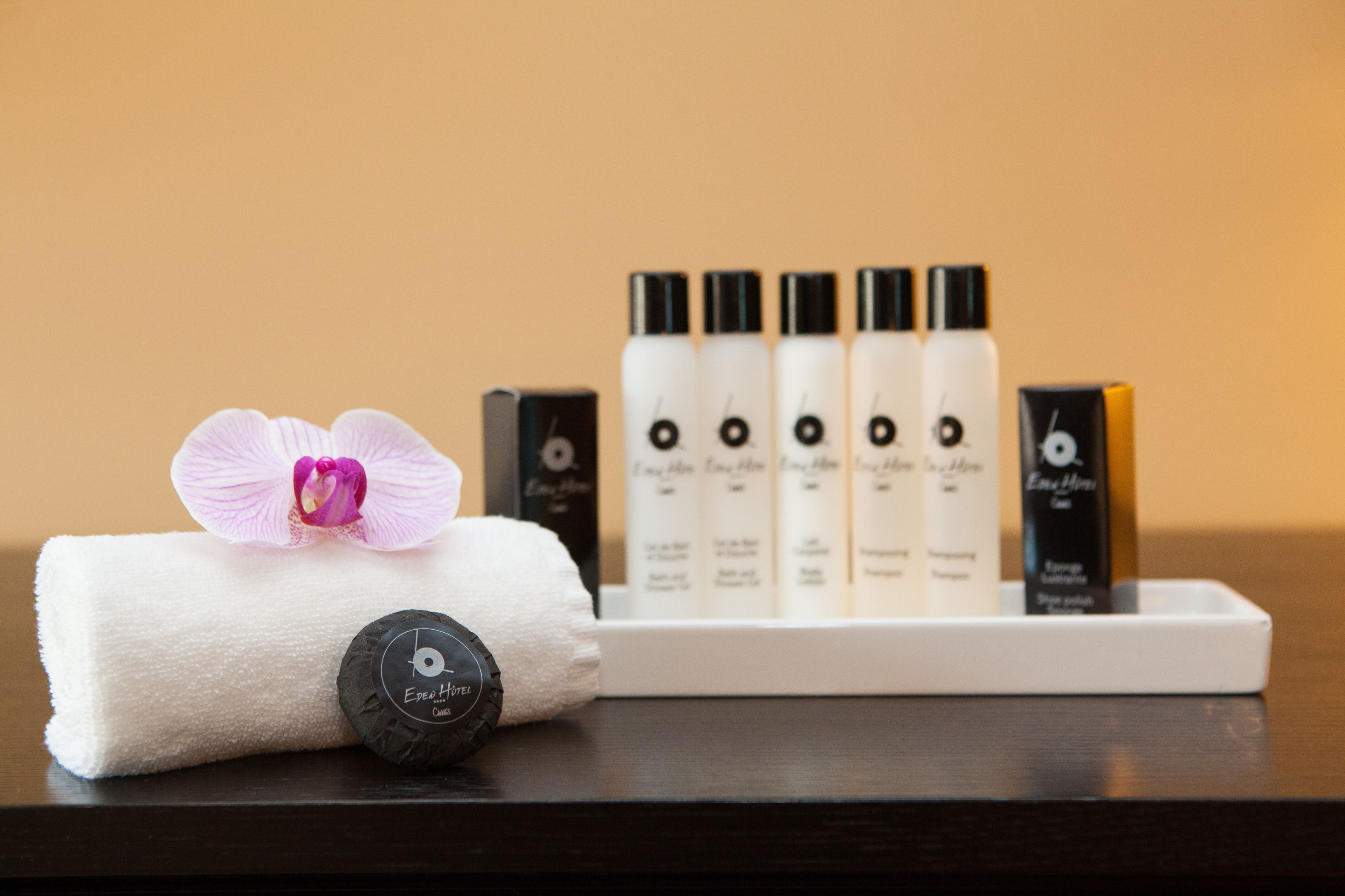 junior suite (free spa access) | bathroom amenities | deep-soaking bathtub, free toiletries, hair dryer, bathrobes