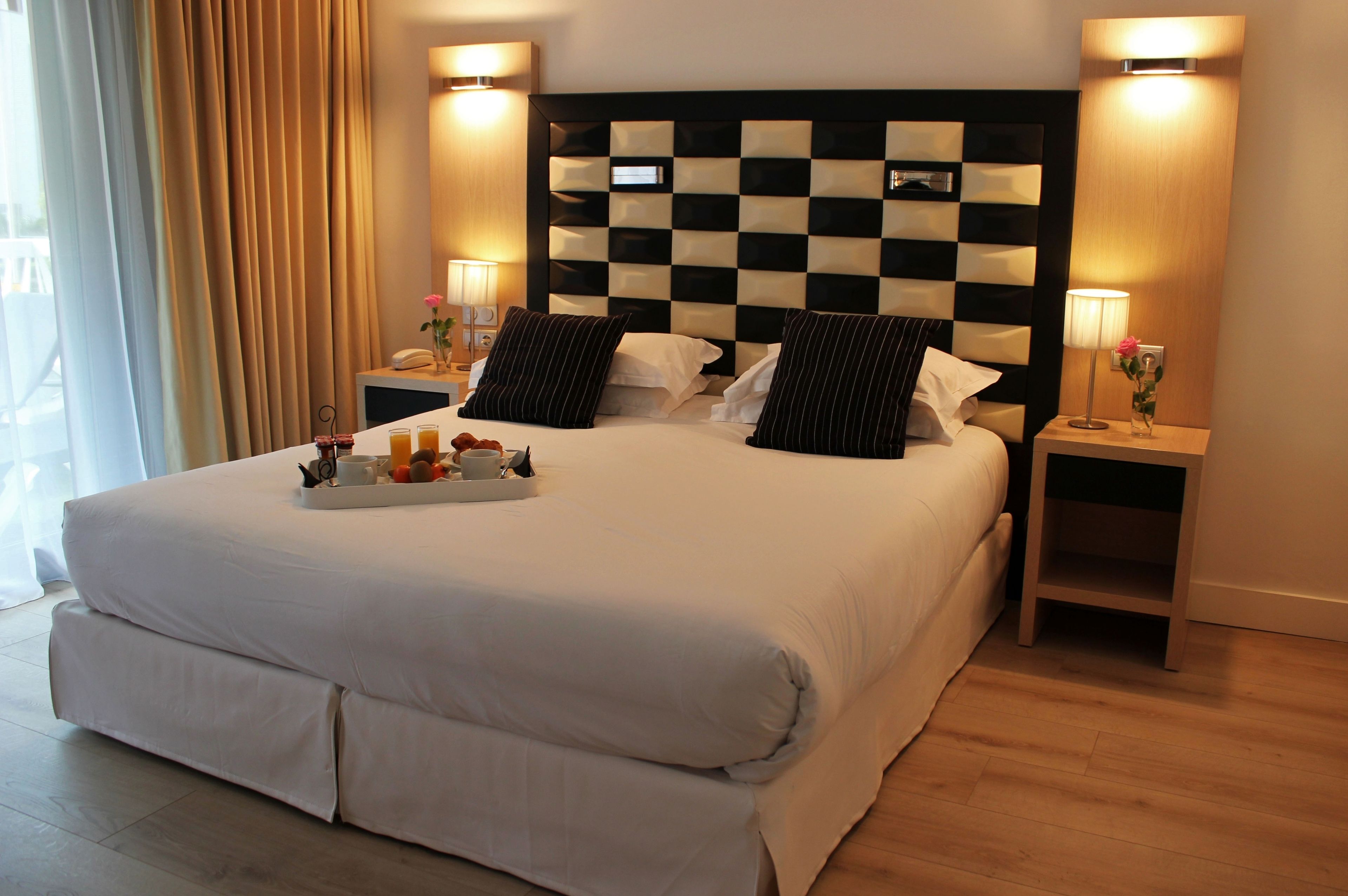 comfort room, terrace, garden view | 1 bedroom, premium bedding, minibar, in-room safe