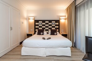 1 bedroom, premium bedding, minibar, in-room safe