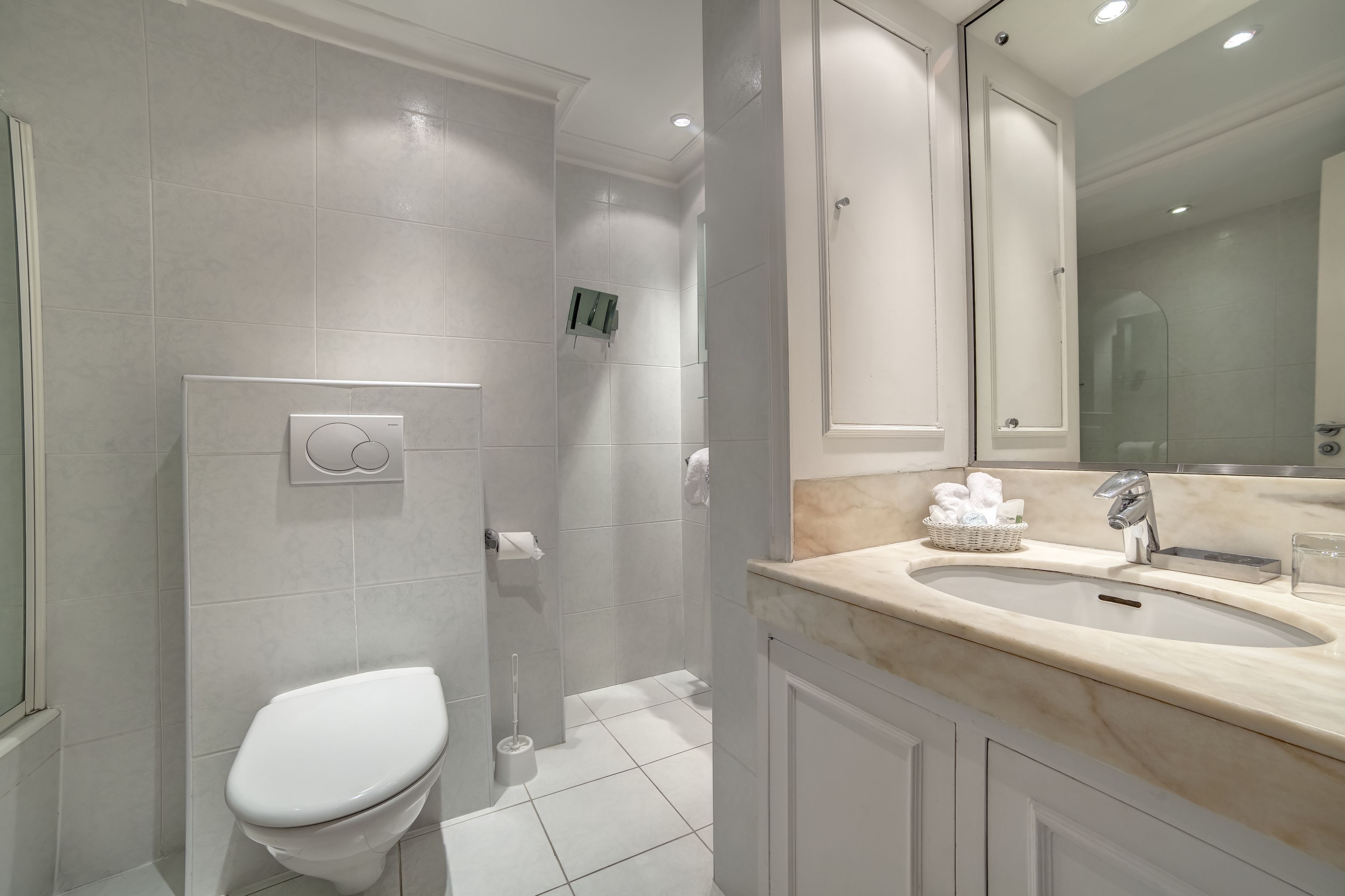 bathtub, free toiletries, hair dryer, bathrobes