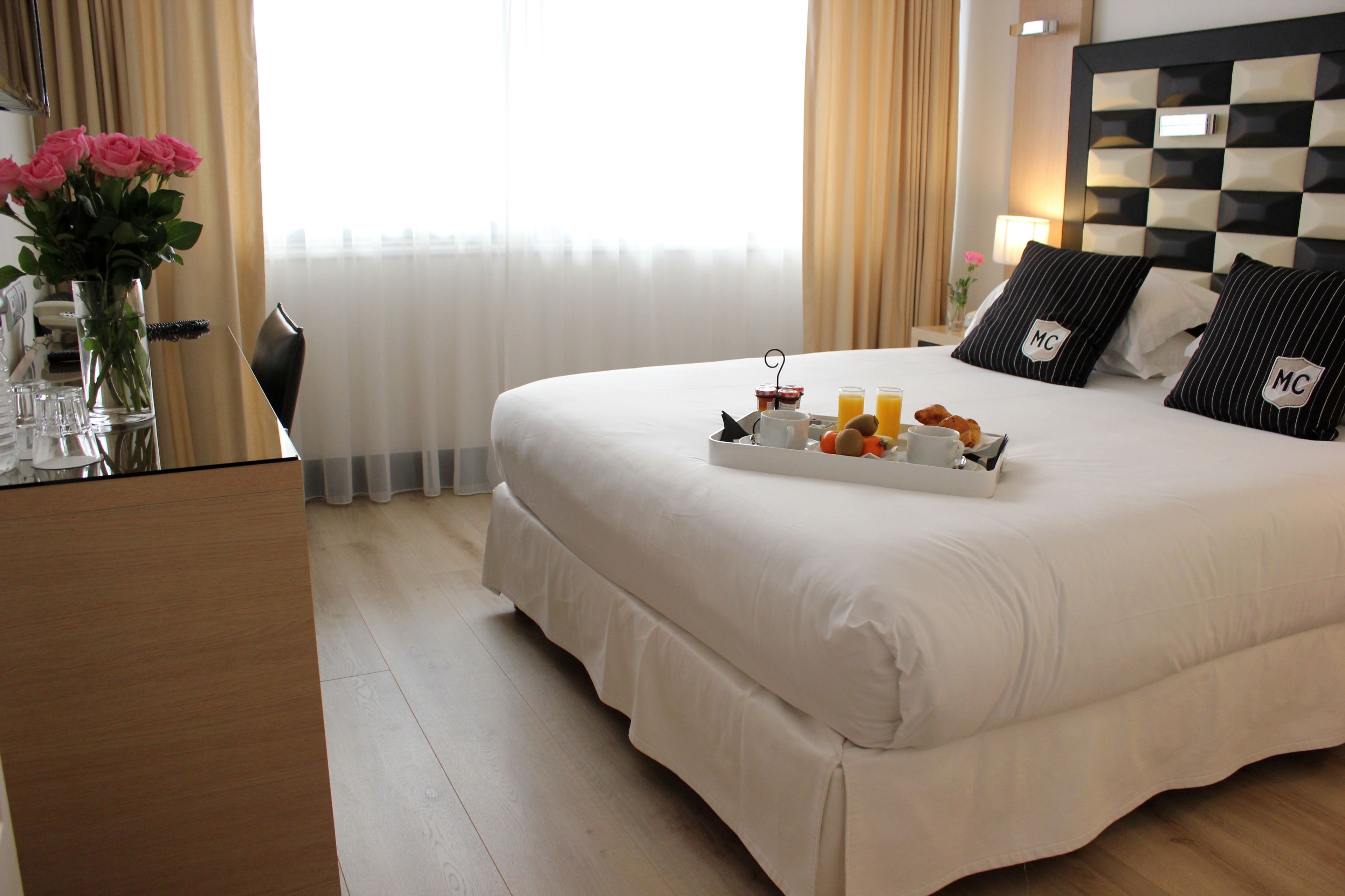 1 bedroom, premium bedding, minibar, in-room safe