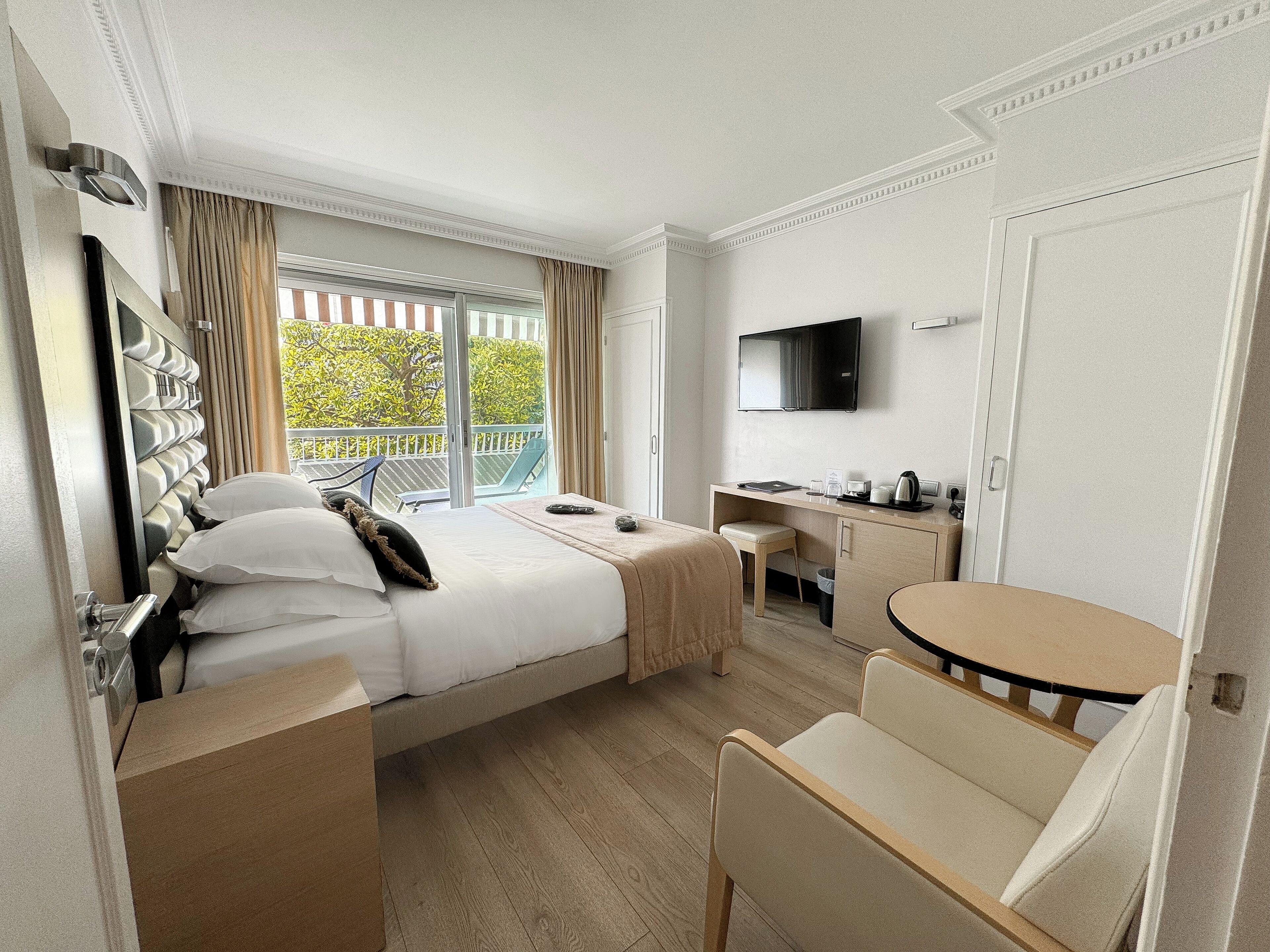 Classic Room, Balcony, Garden View | Premium bedding, minibar, in-room safe, desk