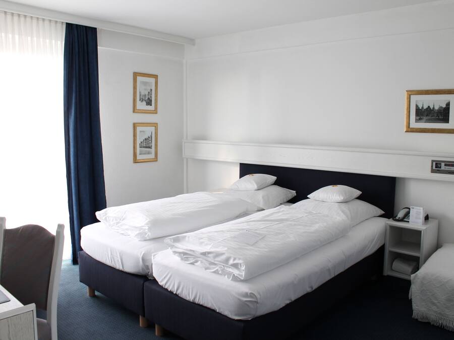 In-room safe, desk, soundproofing, free WiFi