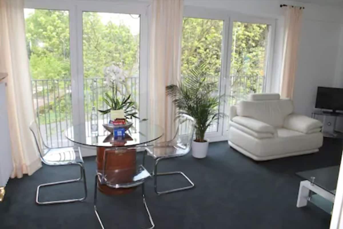 Suite, 1 lit double | Salle de séjour