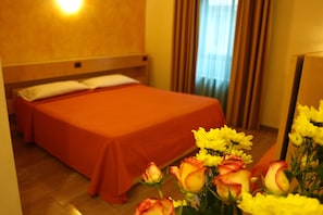 Hypo-allergenic bedding, minibar, in-room safe, individually furnished