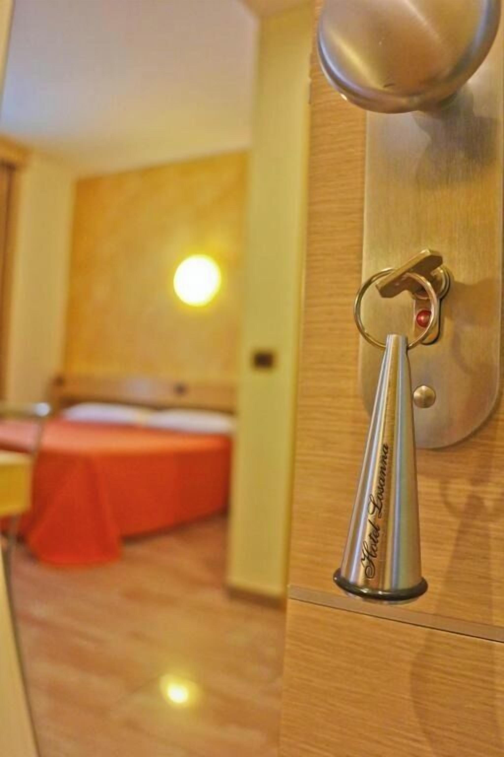 Deluxe Single Room | Hypo-allergenic bedding, minibar, in-room safe, individually furnished