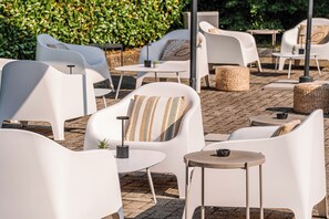 Poolside bar - Living Hotel  (Cornaredo)