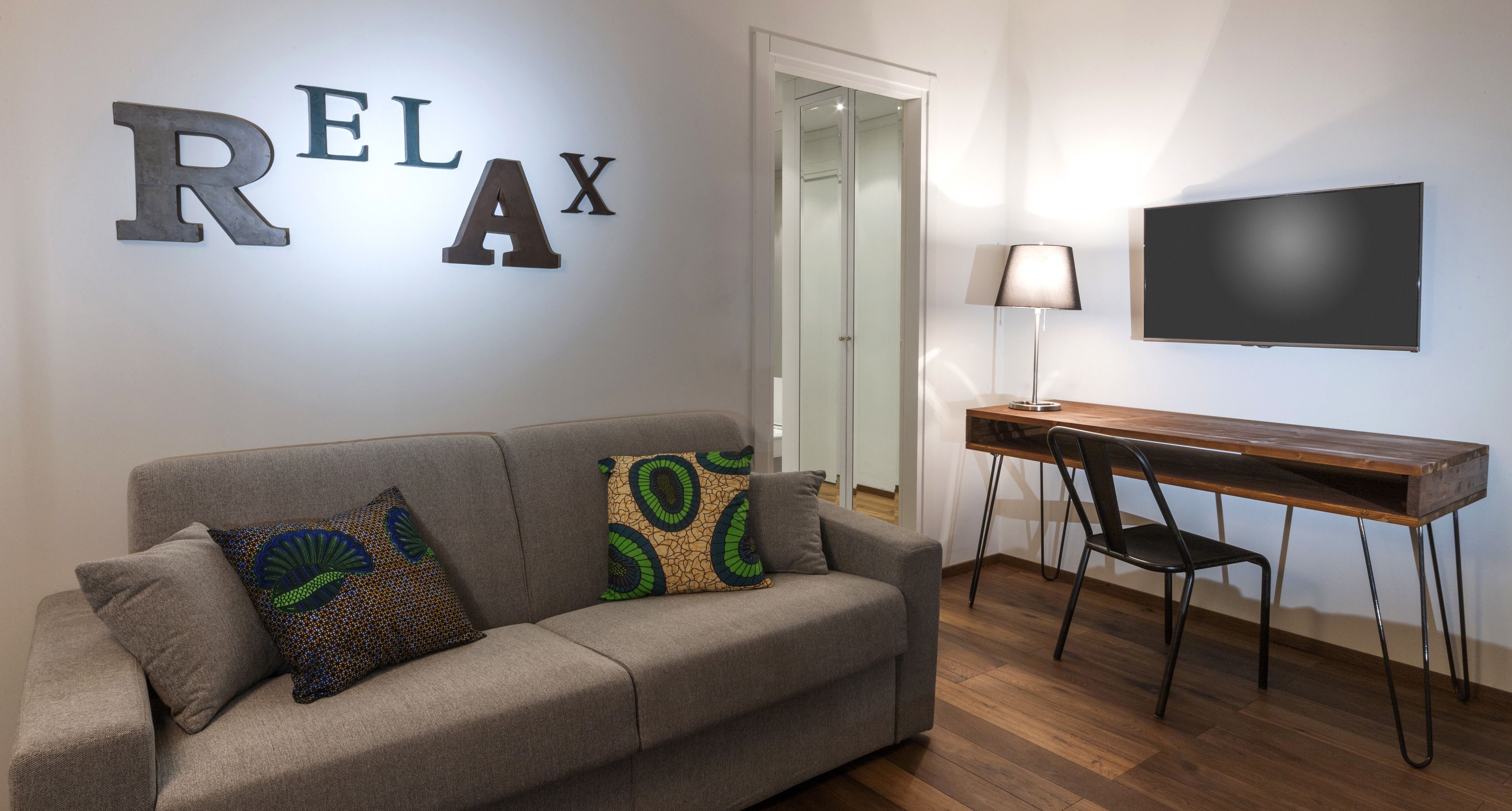 junior suite, 1 king bed with sofa bed, jetted tub (jacuzzi) | 1 bedroom, down duvets, minibar, in-room safe