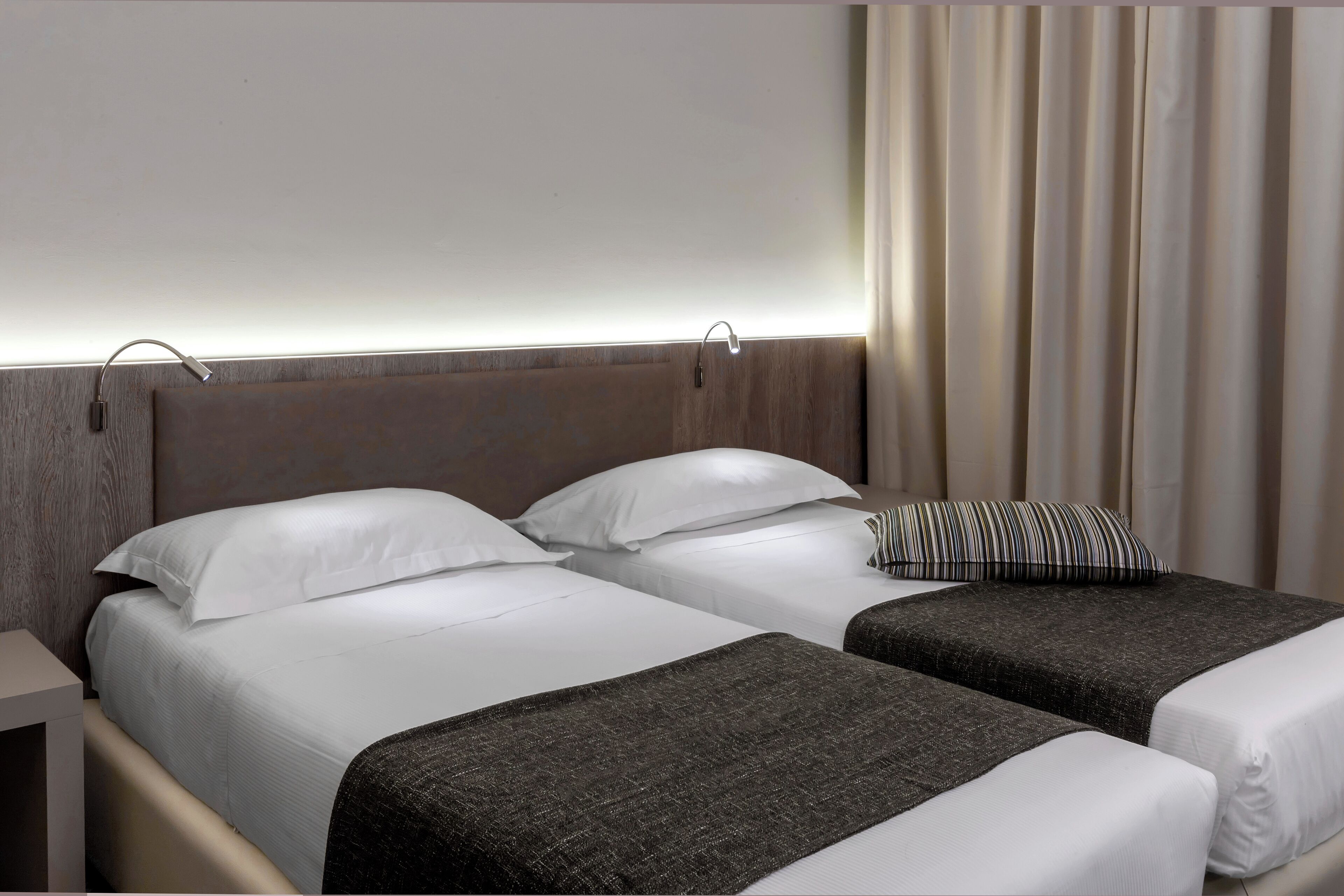 Couette en duvet d'oie, minibar, coffres-forts dans les chambres, bureau