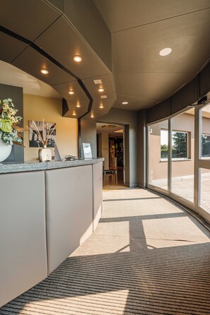 Reception - Living Hotel (Cornaredo)