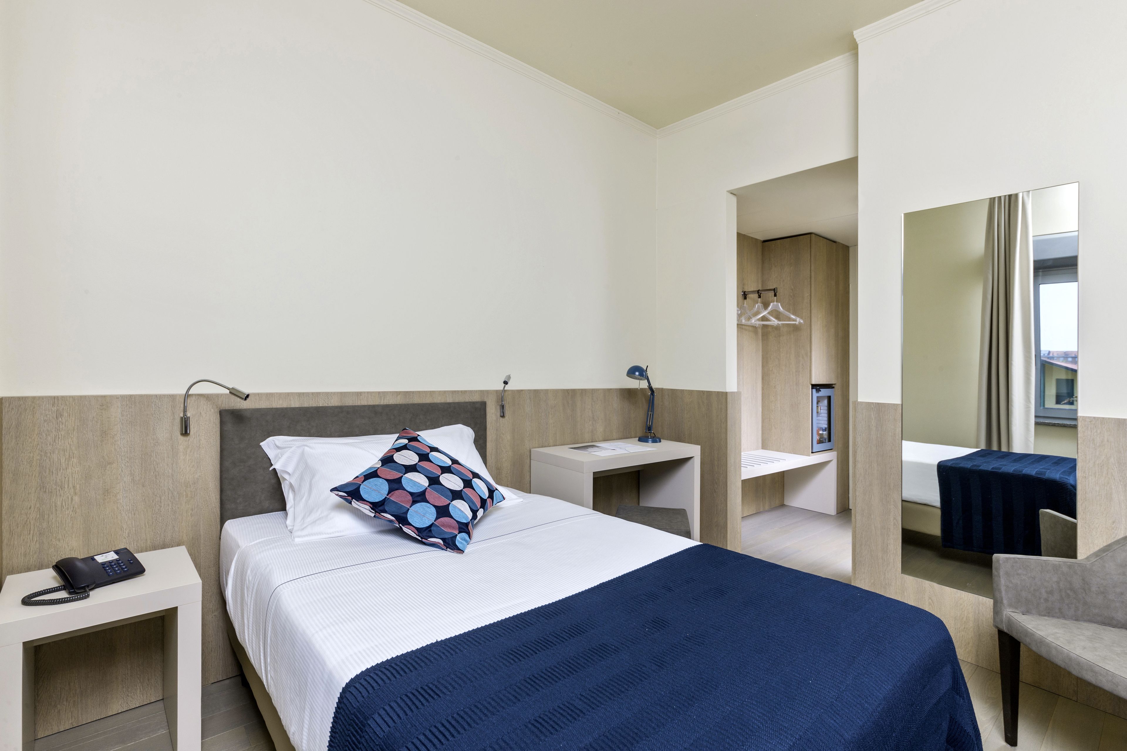 1 bedroom, down duvets, minibar, in-room safe