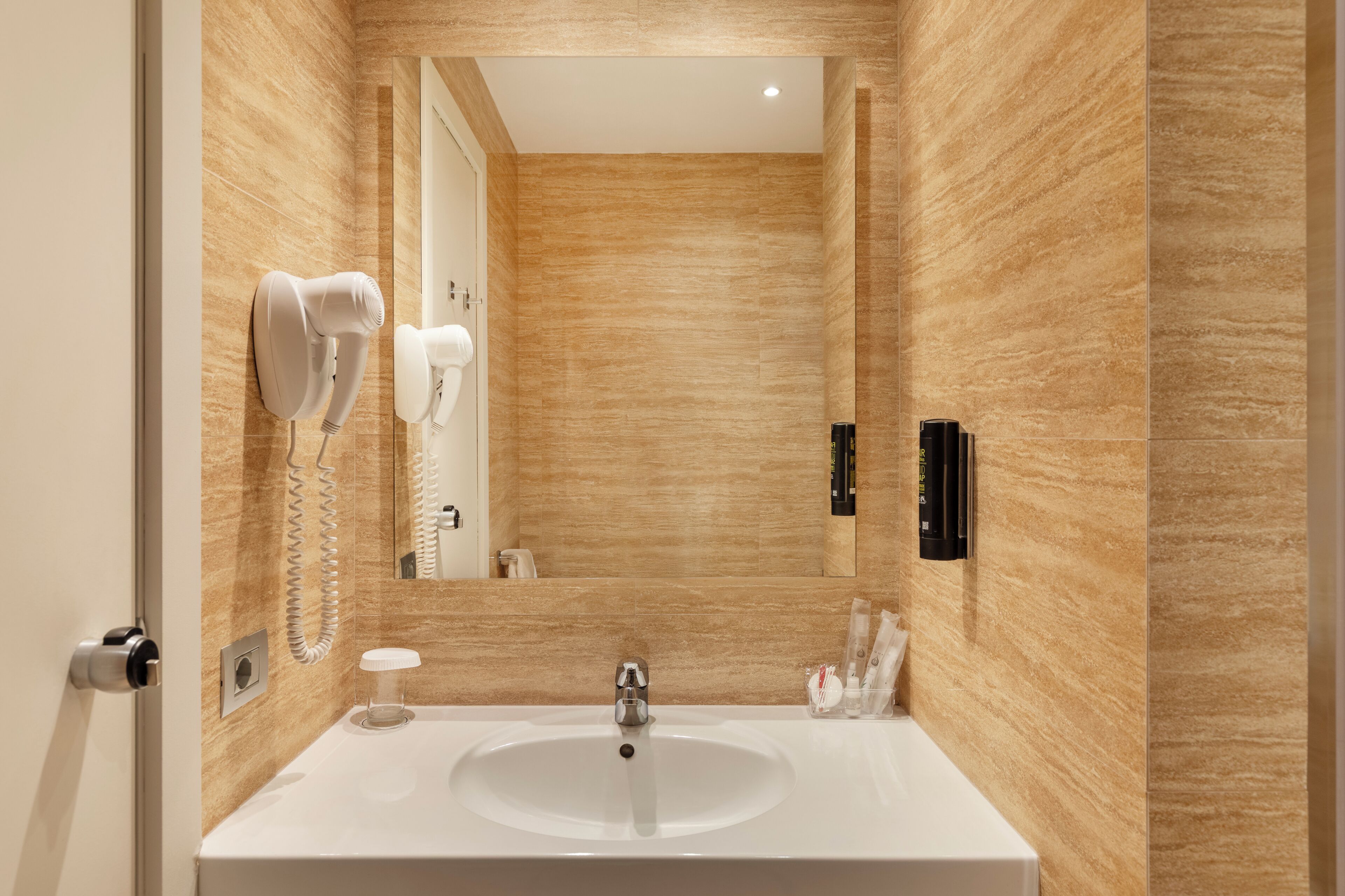 Photo - Living Hotel