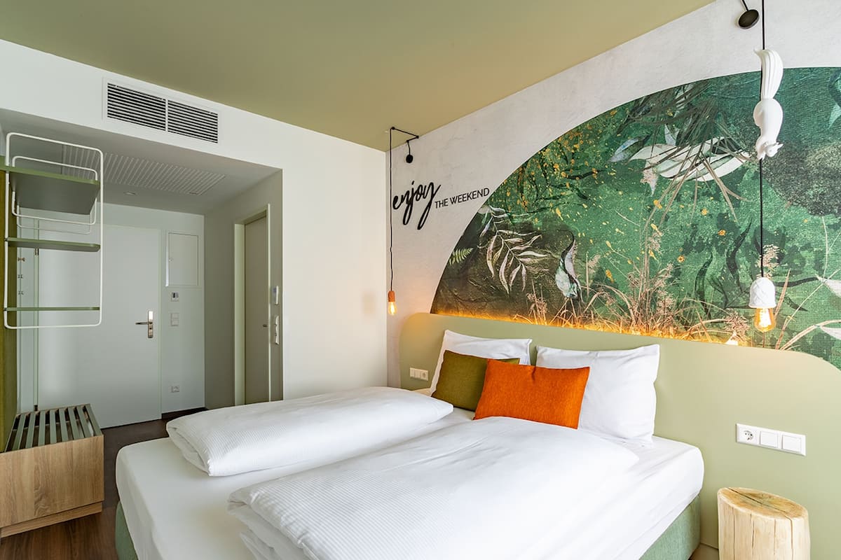 Comfort Friday | Minibar, in-room safe, desk, blackout drapes