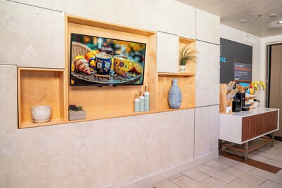 Holiday Inn Express Hotel & Suites Hesperia by IHG