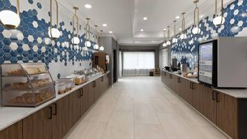 Free daily continental breakfast