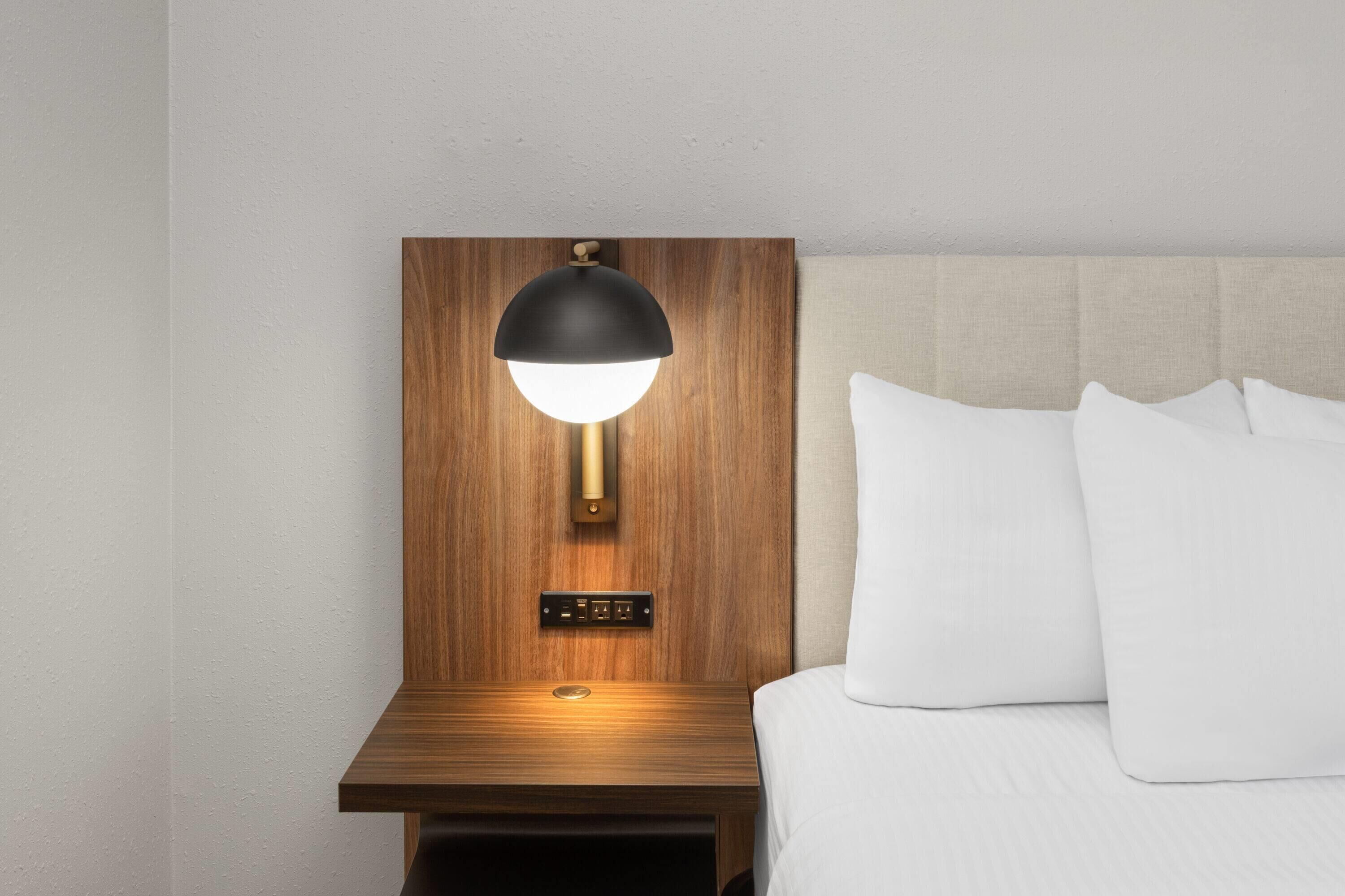 Premium bedding, in-room safe, desk, laptop workspace