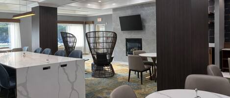 Tägliches inbegriffenes kontinentales Frühstück