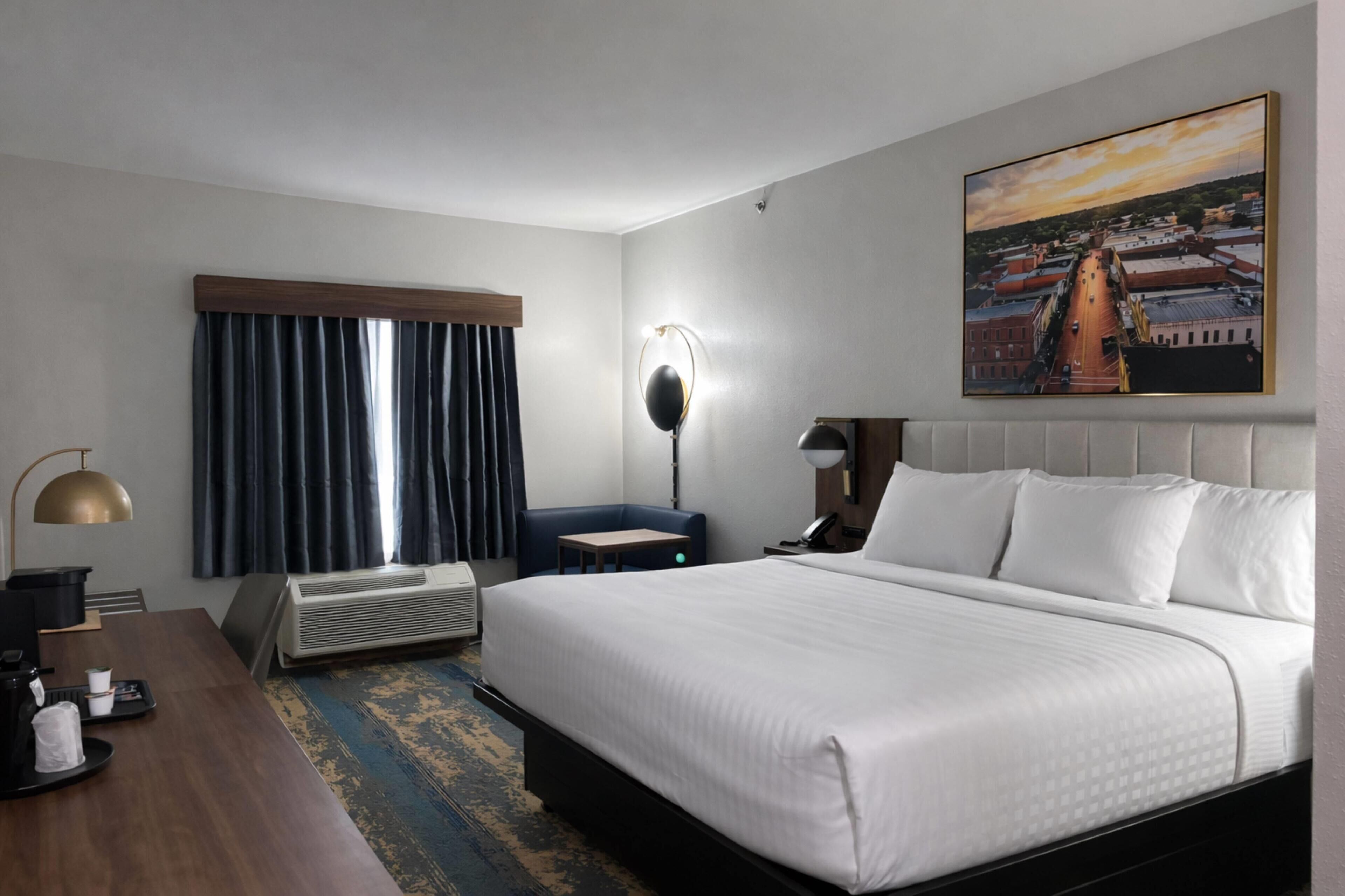 Literie de qualité, coffre-fort, bureau