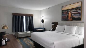 Literie de qualité, coffre-fort, bureau