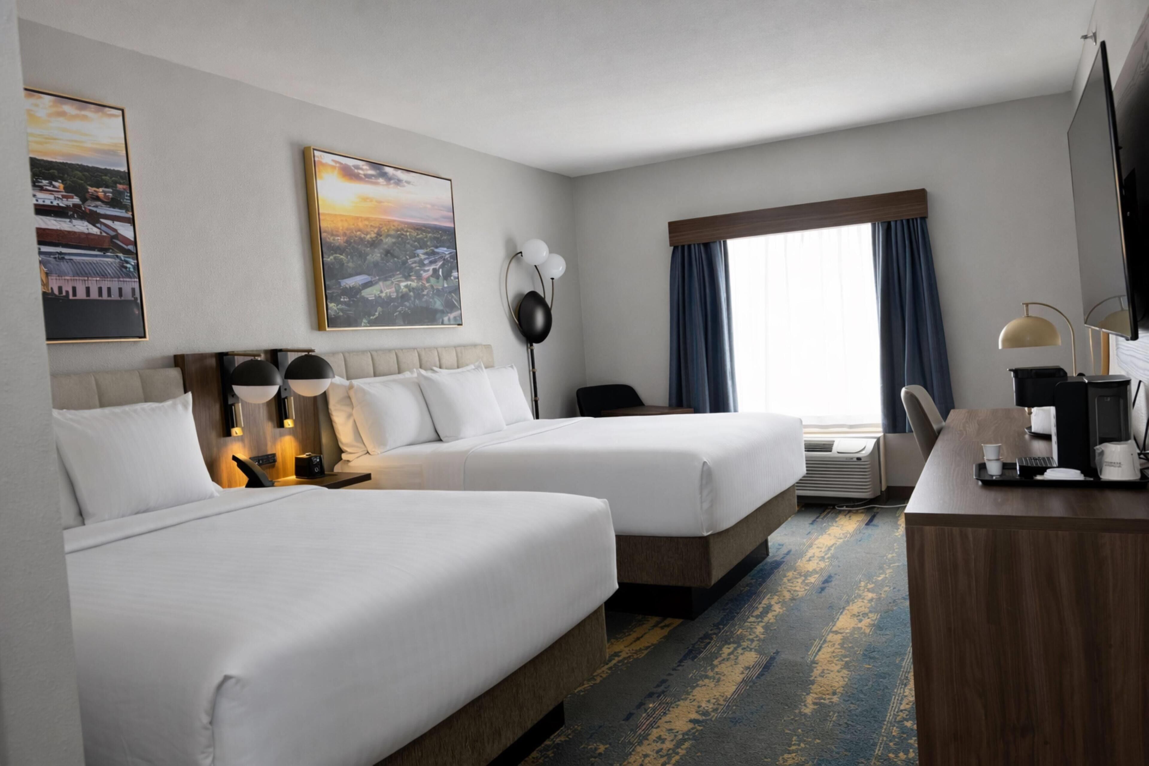 Premium bedding, in-room safe, desk, laptop workspace