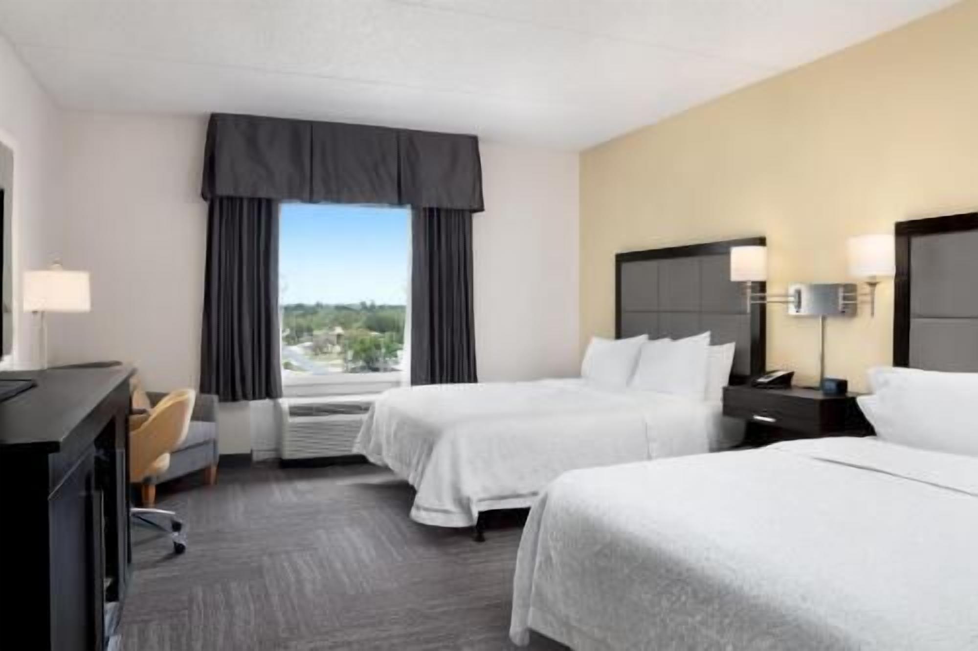 Hypo-allergenic bedding, in-room safe, desk, laptop workspace