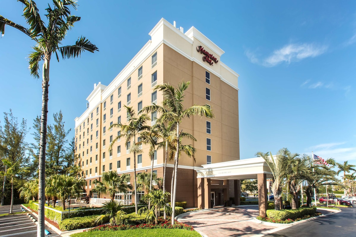마이애미 가든 (FL) Hampton Inn by Hilton Hallandale Beach Aventura 호텔 외관