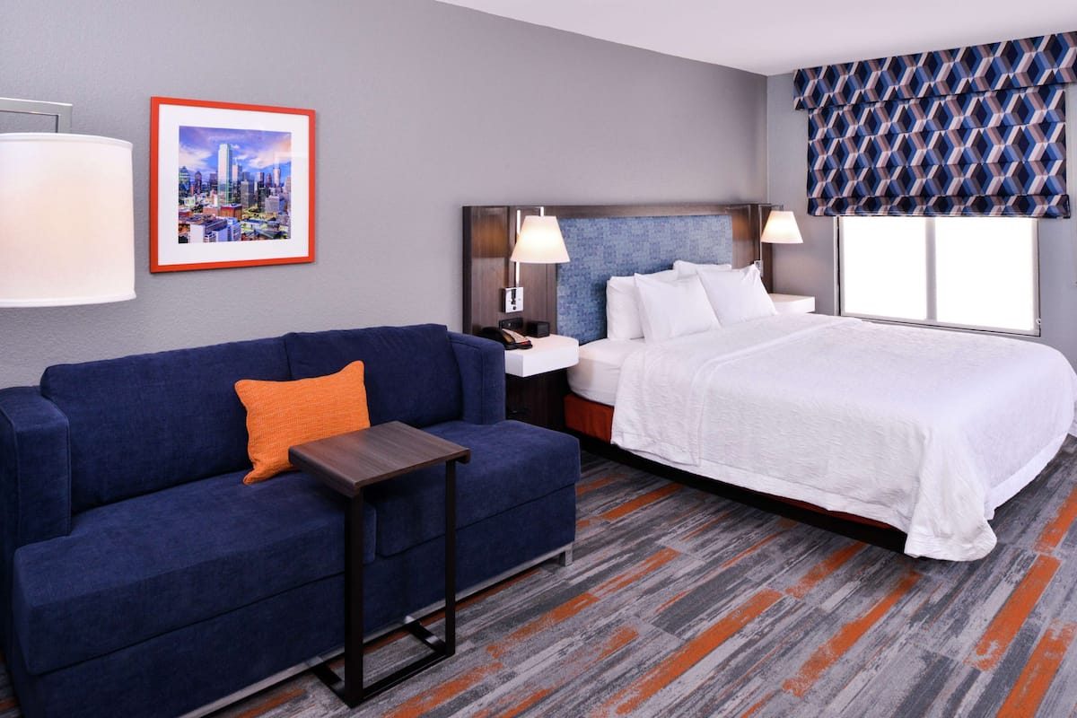 Premium bedding, in-room safe, desk, iron/ironing board