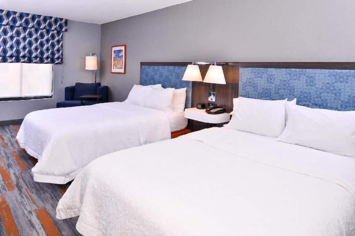Premium bedding, in-room safe, desk, iron/ironing board