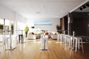 Bar (on property) - Hotel Globales Cala´n Bosch (Ciutadella de Menorca)