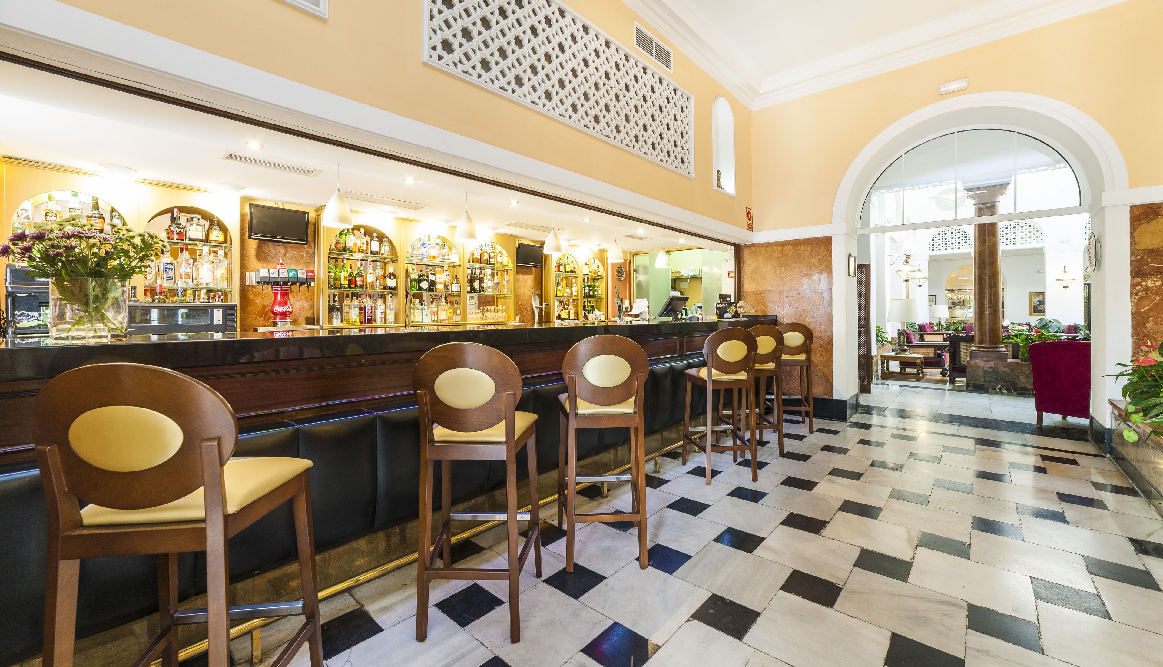 Photo - Globales Reina Cristina