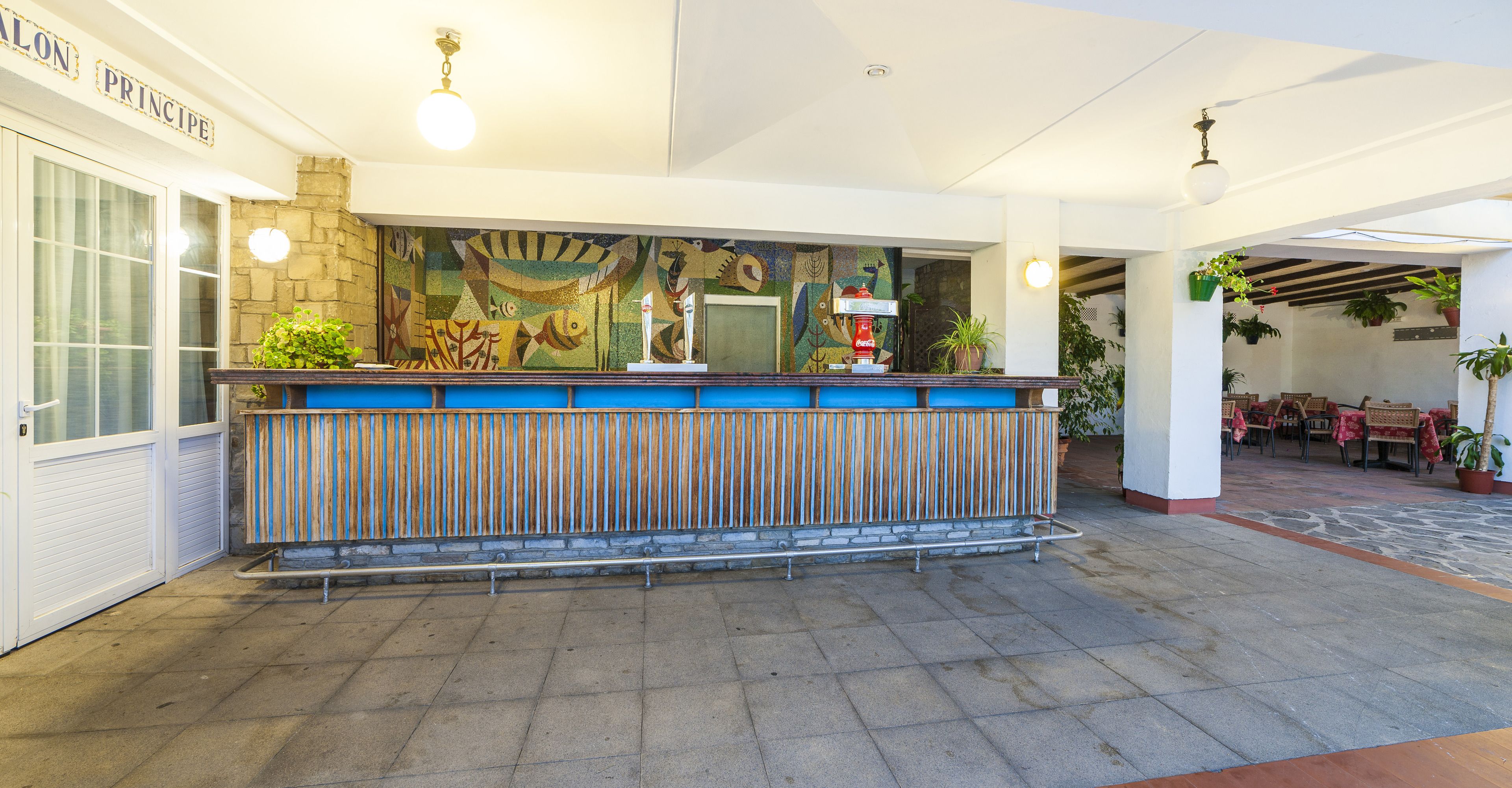 Bar ved bassenget