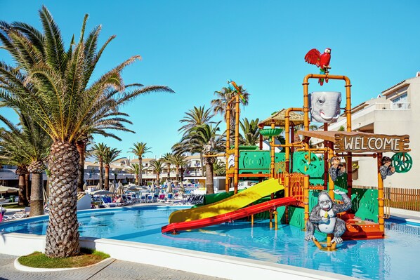 2 outdoor pools, sun loungers - Hotel Globales Los Delfines (Ciutadella de Menorca)