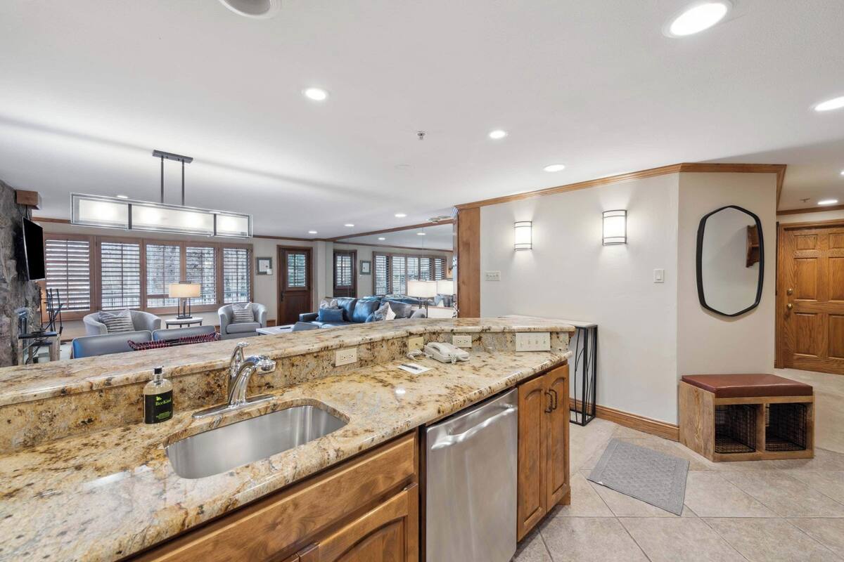 condo, 3 bedrooms (gold) | private kitchen | microwave