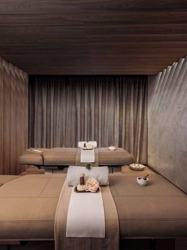 Sauna, tab panas, rawatan badan, balut badan, lulur badan, rawatan muka