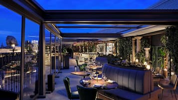 2 restaurants, Italian cuisine