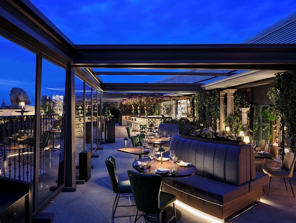 2 restaurants, Italian cuisine