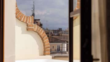 Junior Suite, Terrace (with Jacuzzi) | Room amenity