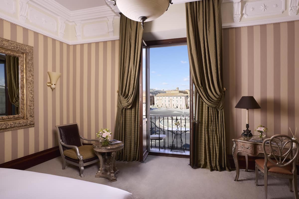Suite Junior, balcon (Piazza View) | Vue de la chambre