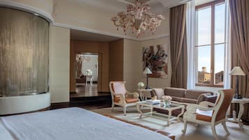 1 bedroom, premium bedding, minibar, in-room safe