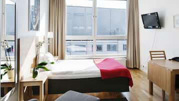 Single Studio | Desk, iron/ironing board, free WiFi, alarm clocks