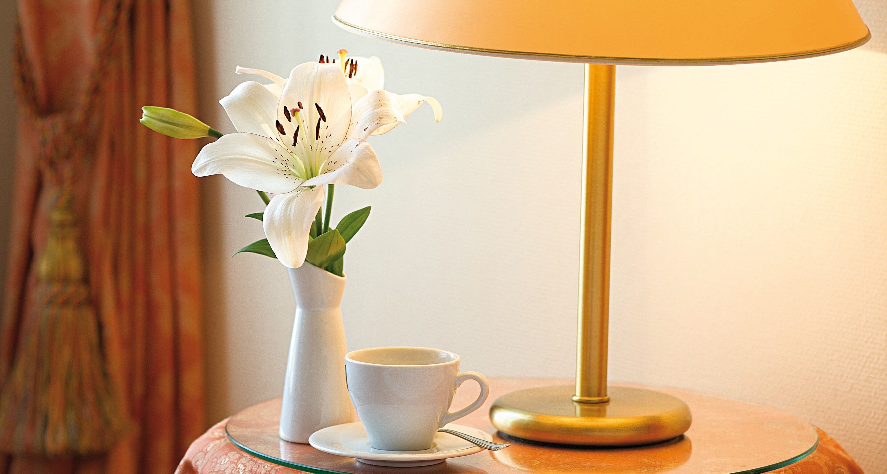 deluxe room | hypo-allergenic bedding, minibar, in-room safe, desk